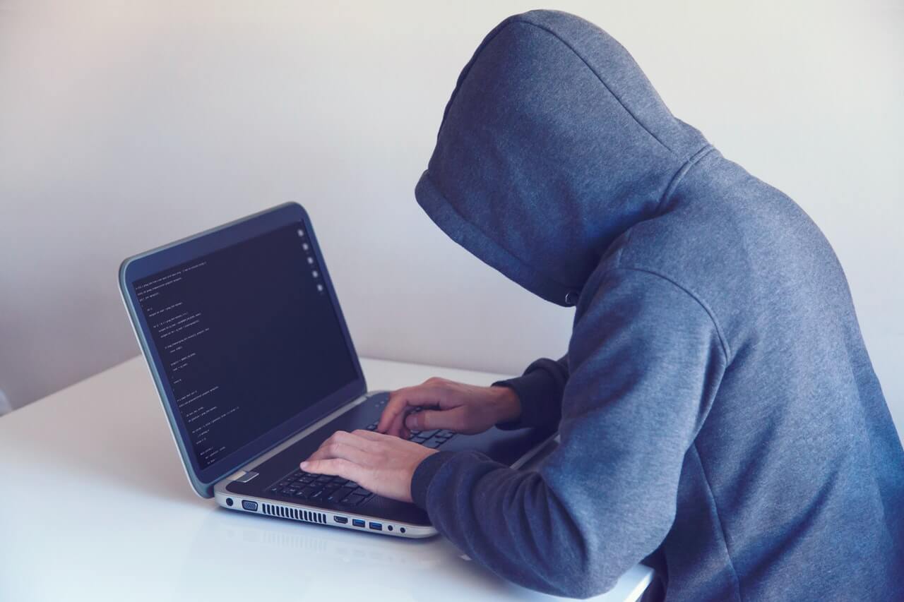 Fraude cibernético y como evitarlo con 3 simples pasos.